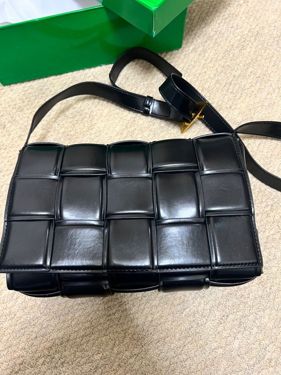 ボッテガ・ヴェネタ  （ブランドバッグ）の商品画像 - 査定依頼日：2025年11月7日 - 最高査定価格：150,000円