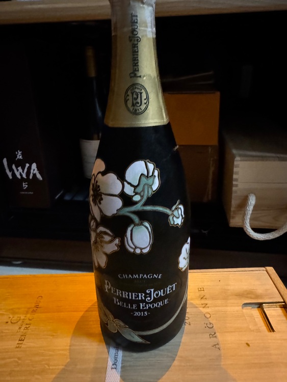 ベルエポック2015（お酒）の商品画像 - 査定依頼日：2025年8月17日 - 最高査定価格：18,000円