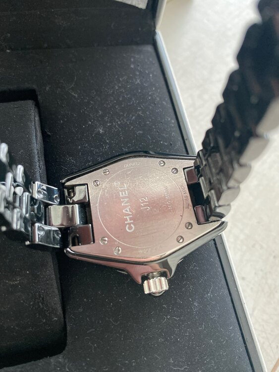 シャネル J12 H162（高級時計）の商品画像 - 査定依頼日：2025年5月21日 - 最高査定価格：350,000円