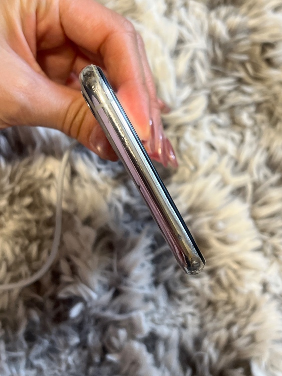 iPhone11 Pro Max 512GB SIMフリー（スマホ）の商品画像 - 査定依頼日：2026年5月10日 - 最高査定価格：28,000円