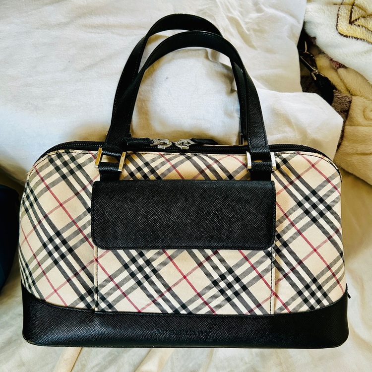 不明（ブランドバッグ）の商品画像 - 査定依頼日：2025年6月28日 - 最高査定価格：8,000円