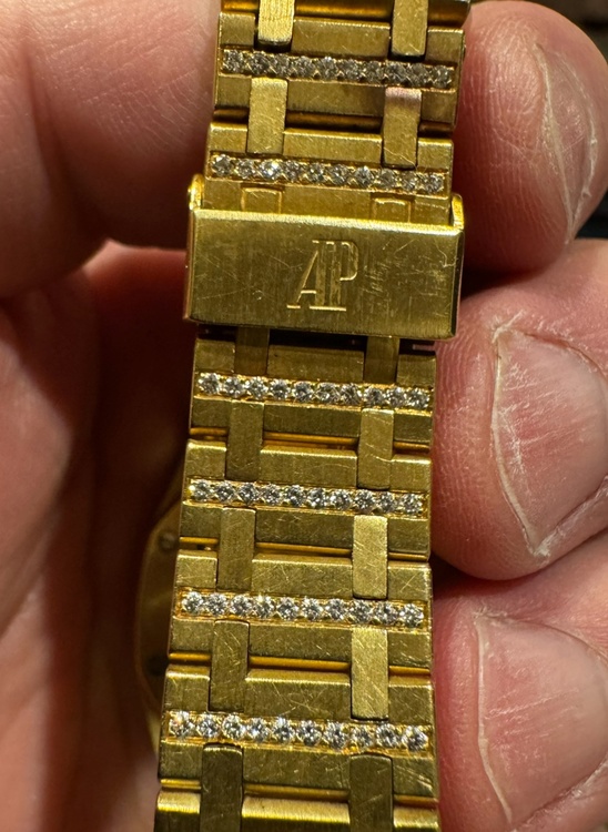 オーデマピゲ ロイヤルオーク （高級時計）の商品画像 - 査定依頼日：2026年1月6日 - 最高査定価格：3,000,000円