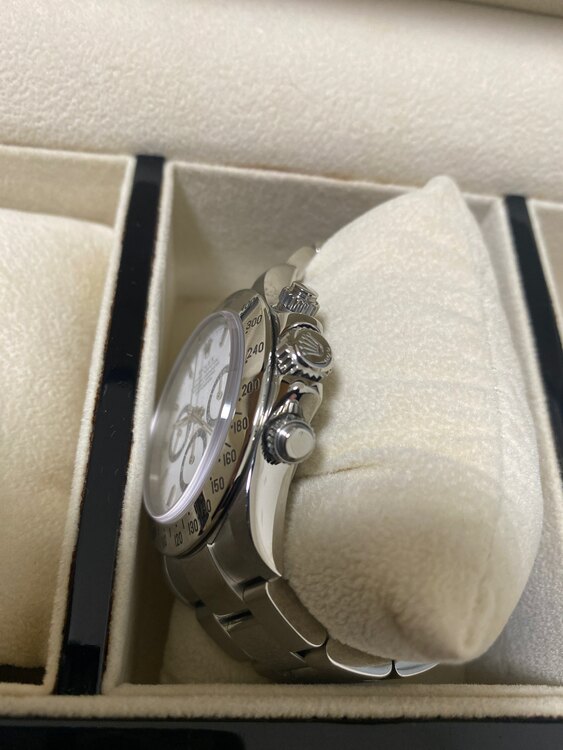 ロレックス デイトナ 1652（高級時計）の商品画像 - 査定依頼日：2025年1月11日 - 最高査定価格：3,600,000円