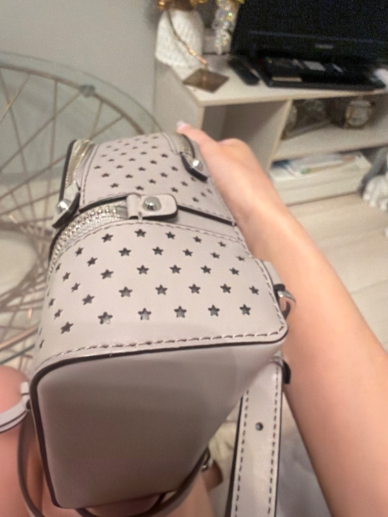 MICHAEL KORS  Mini Perforated LeatherBag（ブランドバッグ）の商品画像 - 査定依頼日：2026年5月5日 - 最高査定価格：2,500円