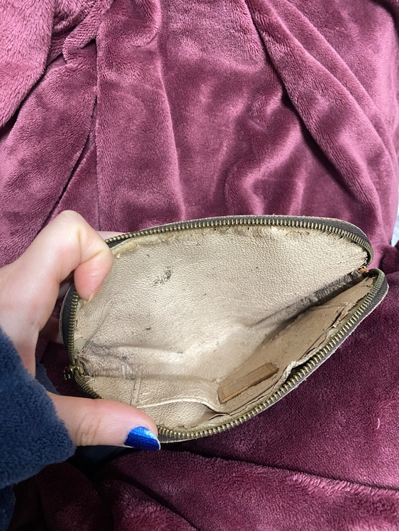 ポーチ（ブランド財布・小物）の商品画像 - 査定依頼日：2026年2月20日 - 最高査定価格：7,000円