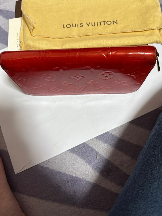 LOUIS VUITTON 長財布　ヴェルニ ジッピー（ブランド財布・小物）の商品画像 - 査定依頼日：2025年3月18日 - 最高査定価格：15,000円