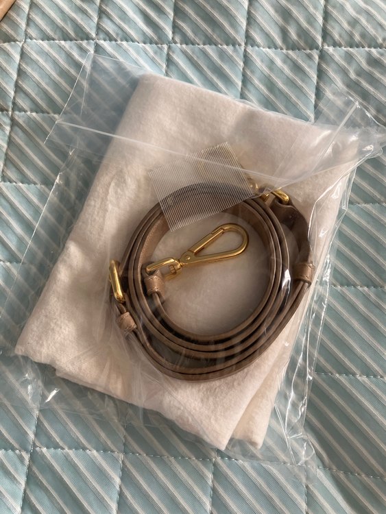 プラダ　バッグ（ブランドバッグ）の商品画像 - 査定依頼日：2022年8月28日 - 最高査定価格：30,000円