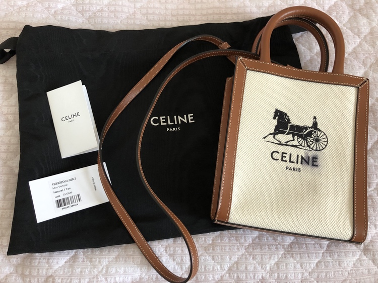 ミニ バーティカル CELINE カバ /  サルキープリント （ブランドバッグ）の商品画像 - 査定依頼日：2021年7月3日 - 最高査定価格：44,000円