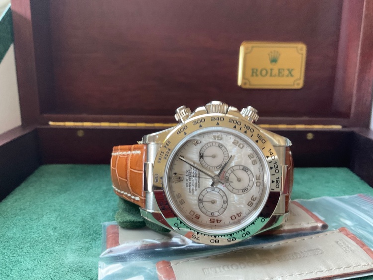 ロレックス パーペチュアルデイト 116519NA（高級時計）の商品画像 - 査定依頼日：2025年12月23日 - 最高査定価格：5,750,000円