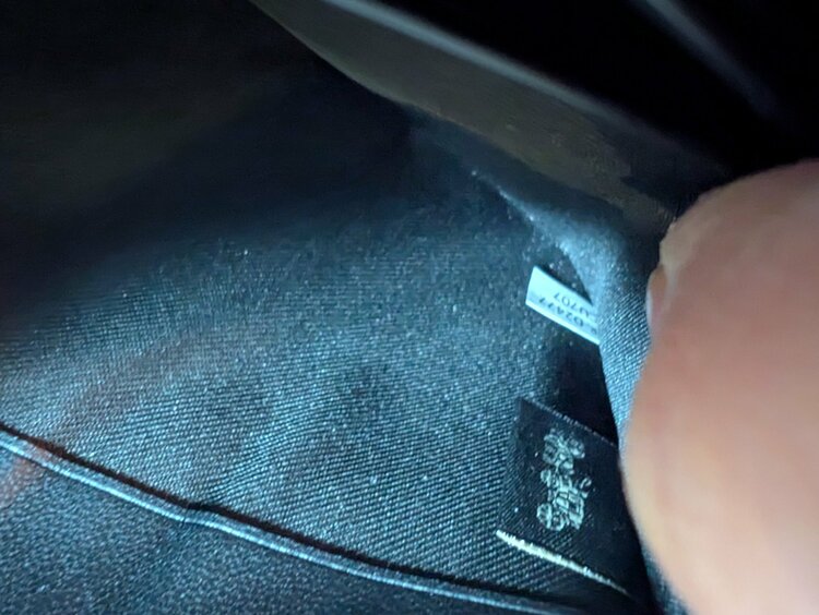 D2477/CU707（ブランド財布・小物）の商品画像 - 査定依頼日：2026年3月27日 - 最高査定価格：2,000円