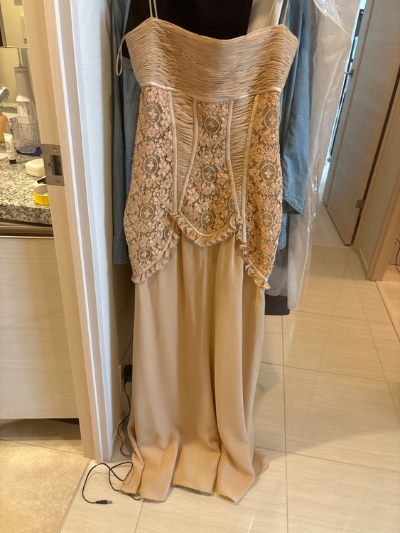 ドレス・コート（古着・ファッション）の商品画像 - 査定依頼日：2025年8月18日 - 最高査定価格：3,000円