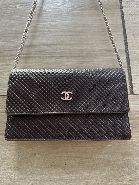 チェーンウォレット（ブランドバッグ）の商品画像 - 査定依頼日：2026年3月30日 - 最高査定価格：130,000円