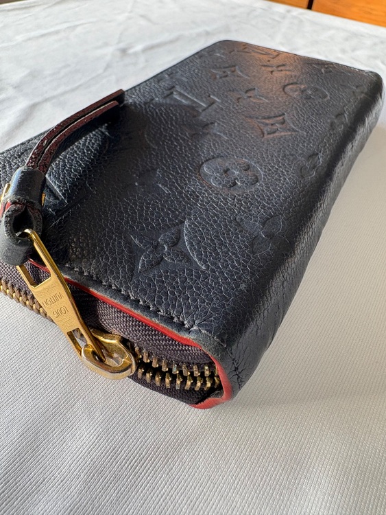 ジッピーウォレット（ブランド財布・小物）の商品画像 - 査定依頼日：2025年11月29日 - 最高査定価格：23,000円