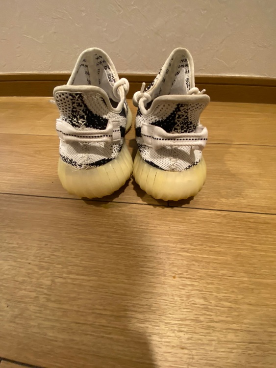 イージーブースト350v2ゼブラ（古着・ファッション）の商品画像 - 査定依頼日：2025年8月5日 - 最高査定価格：100,000円