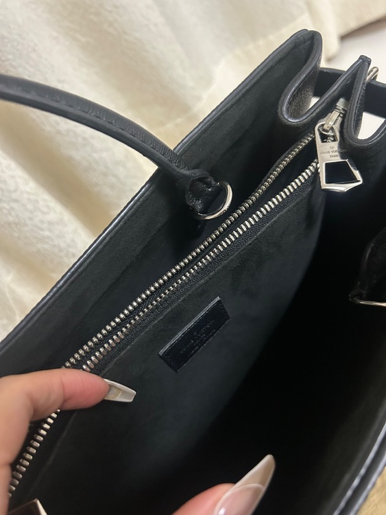 ツイストトート（ブランドバッグ）の商品画像 - 査定依頼日：2025年10月1日 - 最高査定価格：200,000円