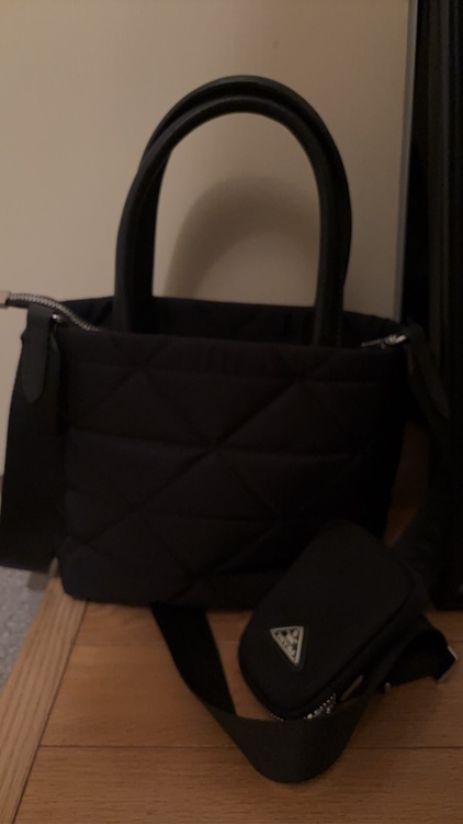 プラダ  （ブランドバッグ）の商品画像 - 査定依頼日：2025年12月8日 - 最高査定価格：240,000円