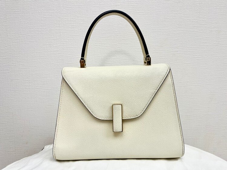 ヴァレクストラ  （ブランドバッグ）の商品画像 - 査定依頼日：2025年3月9日 - 最高査定価格：100,000円