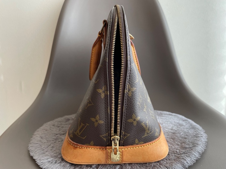 ルイヴィトン アルマ （ブランドバッグ）の商品画像 - 査定依頼日：2025年9月26日 - 最高査定価格：68,000円