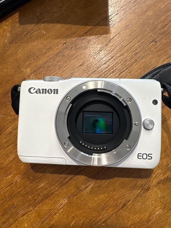 eos （カメラ）の商品画像 - 査定依頼日：2025年12月27日 - 最高査定価格：100,000円