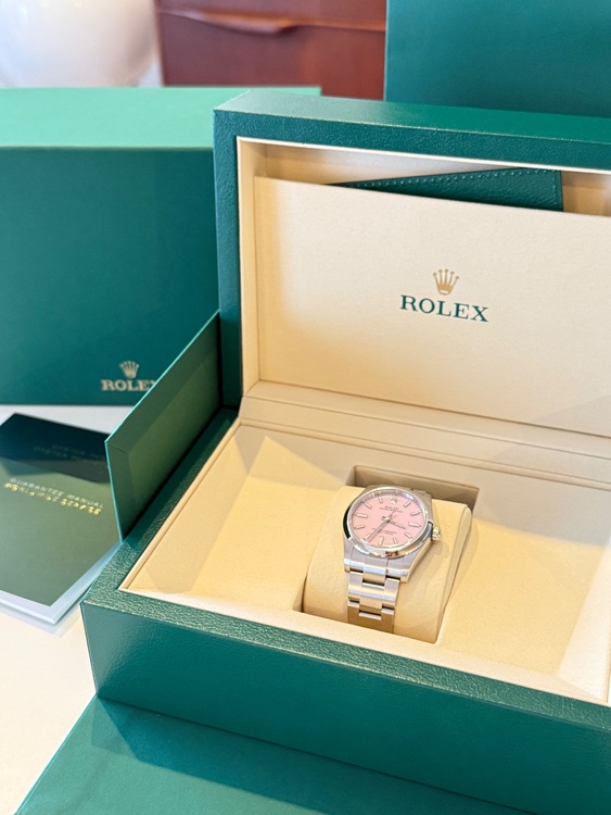 ロレックス パーペチュアル 12420（高級時計）の商品画像 - 査定依頼日：2025年9月26日 - 最高査定価格：1,350,000円