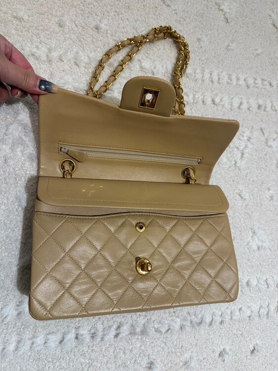 シャネル マトラッセ （ブランドバッグ）の商品画像 - 査定依頼日：2025年3月3日 - 最高査定価格：400,000円