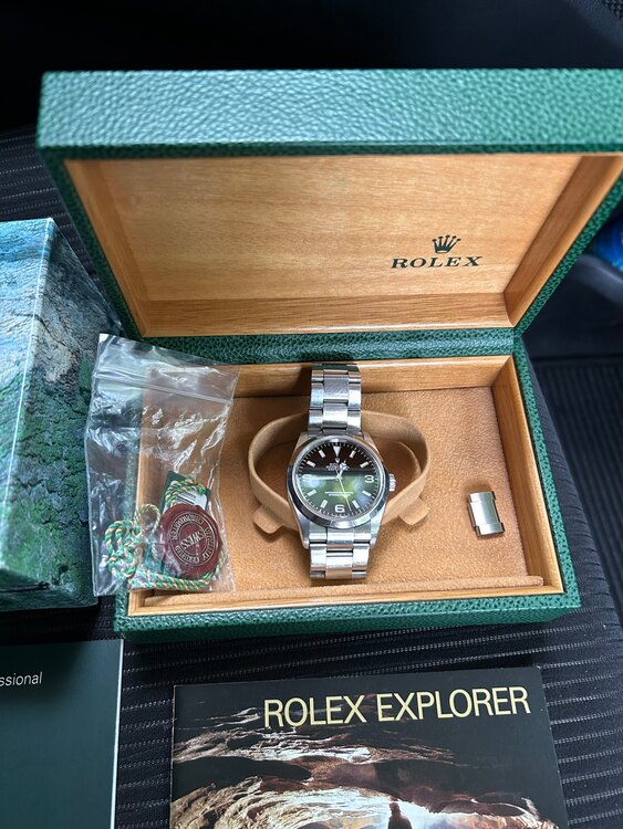 ロレックス エクスプローラー 11427（高級時計）の商品画像 - 査定依頼日：2025年5月24日 - 最高査定価格：830,000円
