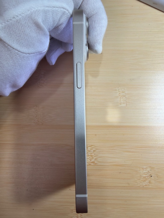 iPhone 14 128GB SIMフリー（スマホ）の商品画像 - 査定依頼日：2026年4月11日 - 最高査定価格：47,000円