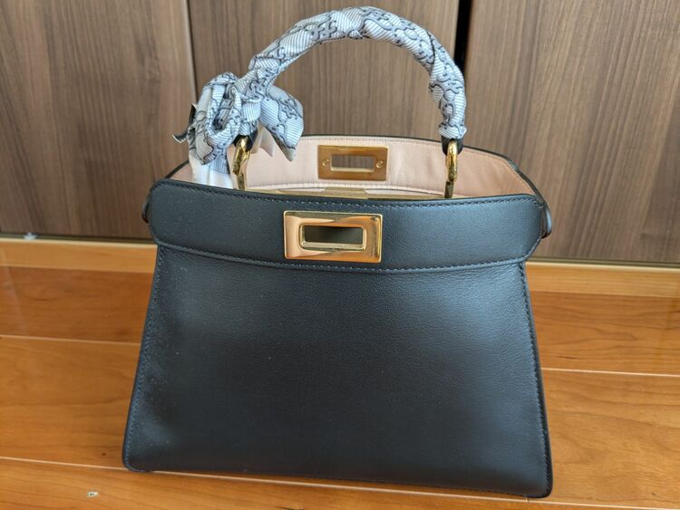 ピーカブー　I SEE U（ブランドバッグ）の商品画像 - 査定依頼日：2025年10月26日 - 最高査定価格：260,000円