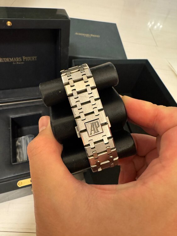 オーデマピゲ ロイヤルオーク （高級時計）の商品画像 - 査定依頼日：2025年1月30日 - 最高査定価格：5,000,000円