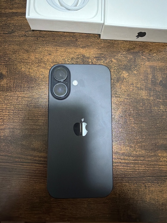 iPhone iPhone 16 128GB SIMフリー（スマホ）の商品画像 - 査定依頼日：2026年8月4日 - 最高査定価格：85,000円
