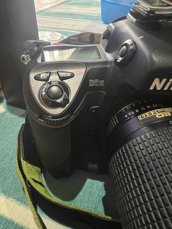 ニコンD2HDボディとニコンレンズ（カメラ）の商品画像 - 査定依頼日：2025年6月2日 - 最高査定価格：13,000円