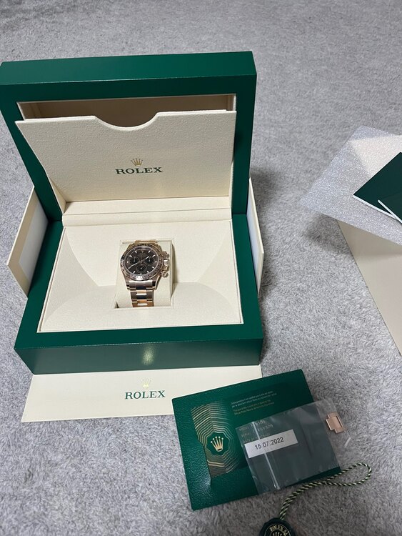 ロレックスデイトナチョコブラ（高級時計）の商品画像 - 査定依頼日：2025年4月15日 - 最高査定価格：7,000,000円