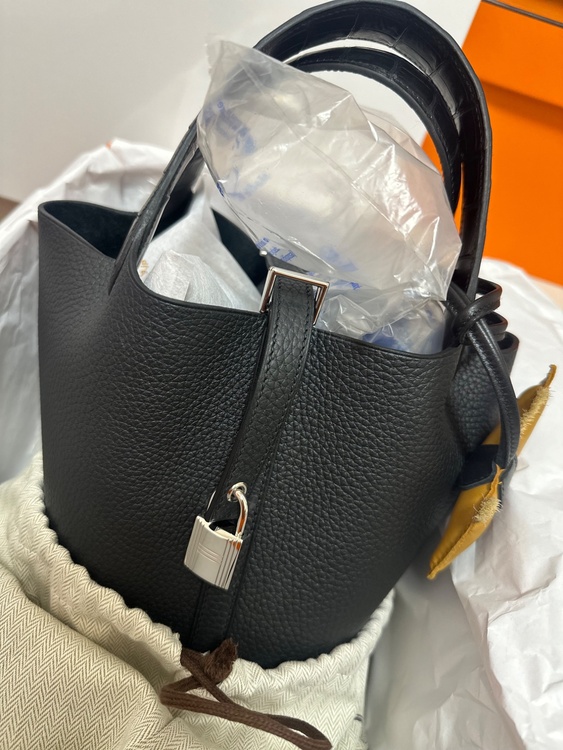 ピコタン　タッチ　ノアール（ブランドバッグ）の商品画像 - 査定依頼日：2026年1月14日 - 最高査定価格：750,000円