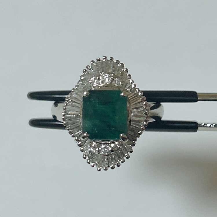 エメラルドリング（金・貴金属）の商品画像 - 査定依頼日：2026年4月10日 - 最高査定価格：100,000円