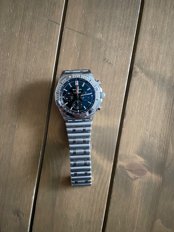 ブライトリング クロノマット ク B01 42 ベントレー グリーン（高級時計）の商品画像 - 査定依頼日：2026年3月24日 - 最高査定価格：640,000円