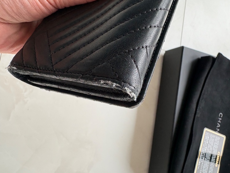 L GUSSET  FLAP WALLET（ブランド財布・小物）の商品画像 - 査定依頼日：2026年3月26日 - 最高査定価格：15,000円