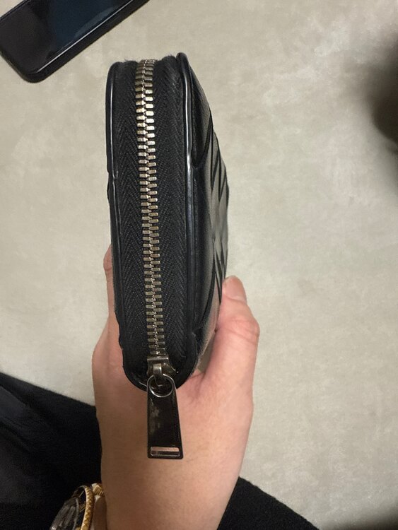 財布　P00872109A（ブランド財布・小物）の商品画像 - 査定依頼日：2025年3月31日 - 最高査定価格：30,000円