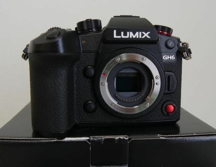 lumix GH6（カメラ）の商品画像 - 査定依頼日：2025年10月27日 - 最高査定価格：115,000円