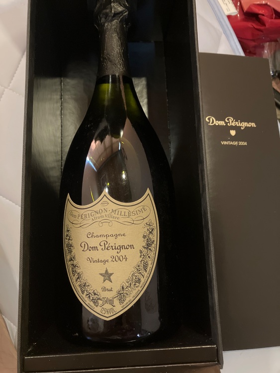 シャンパン ドン・ペリニヨン （お酒）の商品画像 - 査定依頼日：2025年8月19日 - 最高査定価格：21,000円