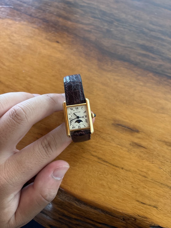 カルティエ タンク Tank Louis Cartier クォーツ 18k（高級時計）の商品画像 - 査定依頼日：2025年6月20日 - 最高査定価格：1,150,000円