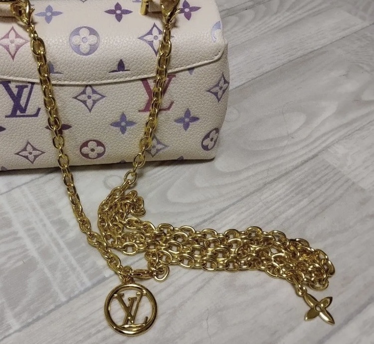 ルイヴィトン マルチカラー （ブランドバッグ）の商品画像 - 査定依頼日：2026年1月12日 - 最高査定価格：250,000円