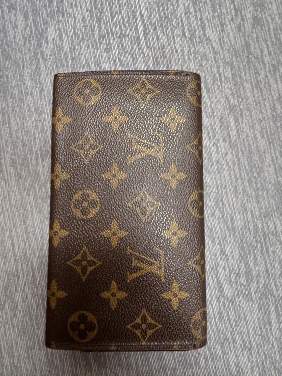 ルイヴィトン　モノグラム ポルトトレゾール・インターナショナル 3つ折り財布（ブランドバッグ）の商品画像 - 査定依頼日：2026年1月30日 - 最高査定価格：20,000円