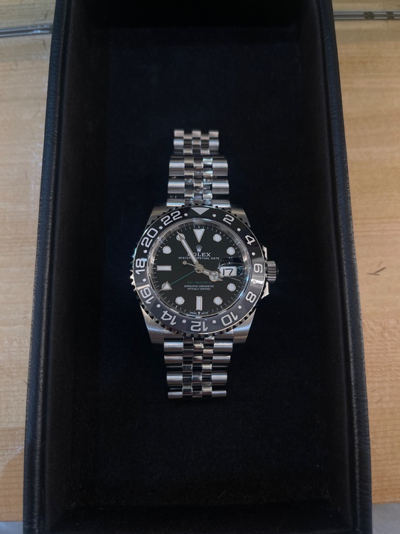 GMTマスター　黒グレー　ジュビリーブレス（高級時計）の商品画像 - 査定依頼日：2025年7月17日 - 最高査定価格：3,000,000円