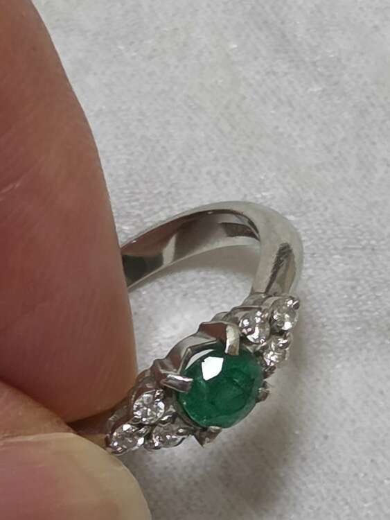 エメラルドダイヤモンドリング（宝石）の商品画像 - 査定依頼日：2025年5月6日 - 最高査定価格：50,000円