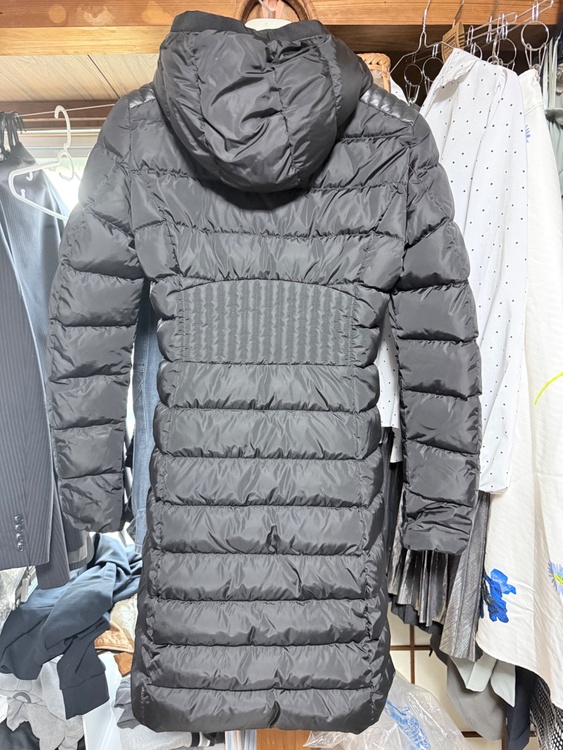 MONCLER TALEVE ダウン（古着・ファッション）の商品画像 - 査定依頼日：2026年2月5日 - 最高査定価格：20,000円