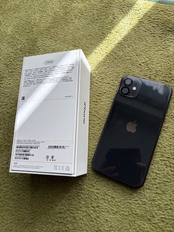 iPhone11 型番:MWM02J/A（スマホ）の商品画像 - 査定依頼日：2025年12月9日 - 最高査定価格：16,000円