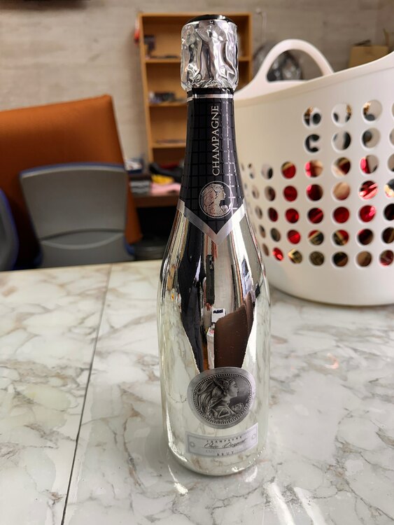 シャンパン シャンパン(その他) （お酒）の商品画像 - 査定依頼日：2025年1月30日 - 最高査定価格：4,000円