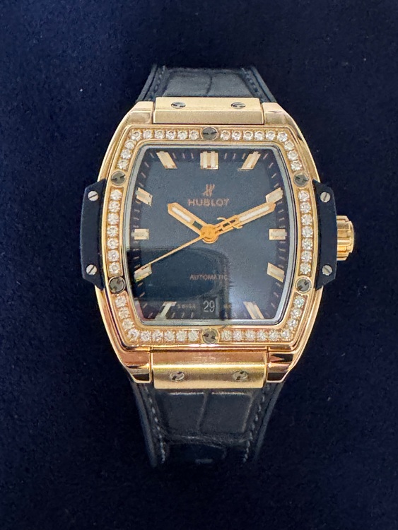 ウブロ スピリット オブ ビッグ・バン　キングゴールド　ブルーダイヤモンド（高級時計）の商品画像 - 査定依頼日：2025年6月8日 - 最高査定価格：2,600,000円