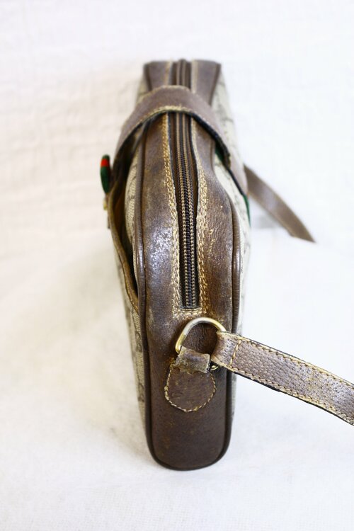 GUCCI GG キャンバス スプリーム ショルダーバッグ PVCレザー 10 02 055（ブランドバッグ）の商品画像 - 査定依頼日：2026年10月15日 - 最高査定価格：10,000円