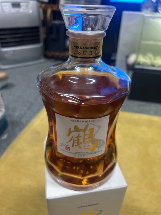 ニッカウイスキー鶴（お酒）の商品画像 - 査定依頼日：2025年11月20日 - 最高査定価格：17,000円